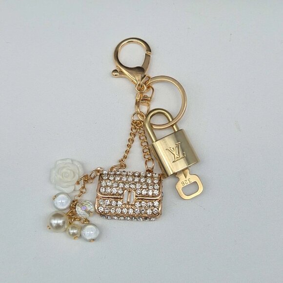 Authentic Louis Vuitton Lock & Key with unbranded Rhinestone Bag Keycharm - Picture 8 of 8